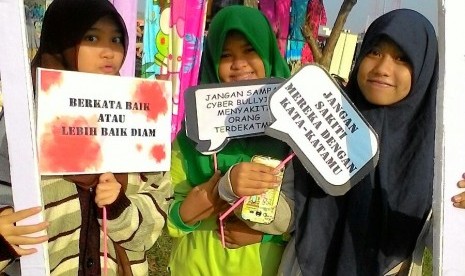 Gerakan Stop Cyber Bullying di Media Sosial oleh Mahasiswa PR BSI.