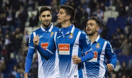 Gerard Moreno (depan) saat merayakan gol bersama rekan setimnya di Espanyol.