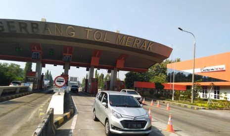 Gerbang Tol Merak pada 08.00 WIB yang terpantau sepi, setelah pada pukul 01.00 WIB hingga 04.00 WIB terjadi peningkatan volume kendaraan dari hari biasa. Rabu, (29/5).