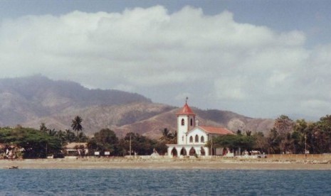 Gereja De Santo Antonio de Motael di Dili, Timor Leste pada 1991. 