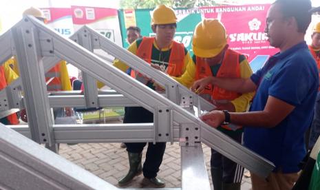 German Federal Ministry for Economic Cooperation and Development (BMZ), PT Tatalogam Lestari, PT Tata Metal Lestar, dan Habitat Humanity Indonesia, berkolaborasi menggelar program peningkatan ekonomi masyarakat berpenghasilan rendah di Provinsi Banten.