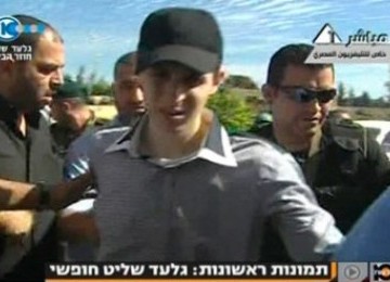 Ghilad Shalit setelah kembali ke Israel