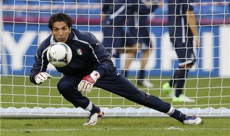  Gianluigi Buffon 