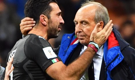 Gianluigi Buffon (kiri) dan Giampiero Ventura (kanan).