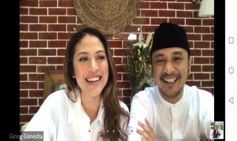 Foto: Giring Ganesha bersama sang istri