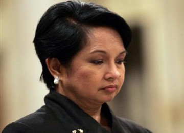 Gloria M Arroyo