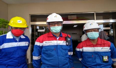 GM Pertamina RU VI Balongan, Hendri Agustian (tengah)