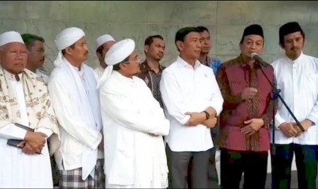 Petinggi GNPF-MUI dan FPI bertemu dengan Menko Polhukam, Wiranto.