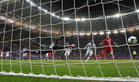 Gol Giorgos Karagounis hempaskan Rusia dari Piala Eropa 2012