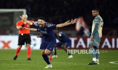 Goncalo Ramos dari PSG merayakan golnya ke gawang Manchester City dalam pertandingan sepak bola penyisihan Liga Champions di Parc des Princes, Paris, Kamis, 23 Januari 2025 dini hari WIB 