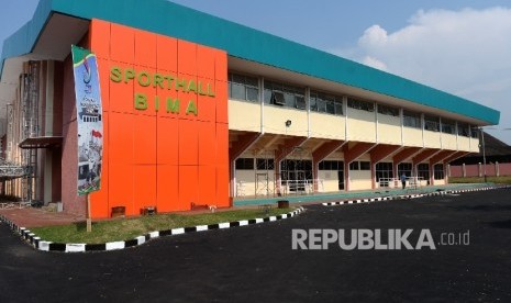  GOR Bima akan menjadi venue cabang bulutangkis PON XIX 2016, Cirebon, Jawa Barat, Rabu (7/9). (Republika/Wihdan) 