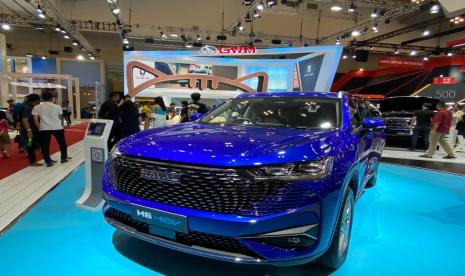 Great Wall Motor (GWM) mengenalkan tiga model kendaraan di GIIAS 2023 yakni Haval, Tank, dan Ora. Tampak dalam gambar Haval H6 HEV dipajang di stan GWM di GIIAS 2023 ICE BSD Tangerang yang berlangsung 10-20 Agustus 2023.