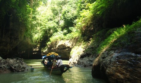 Kawasan wisata Green Canyon di Desa Kertayasa, Kecamatan Cijulang, Kabupaten Pangandaran