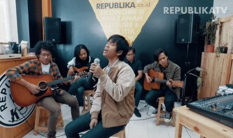 Grup band Dmasiv. Vokalis Dmasiv, Rian Ekky Pradipta, membuat cicitan mengenai kekecewaannya terhadap pembatalan Indonesia menjadi tuan rumah Piala Dunia U20 (ilustrasi).