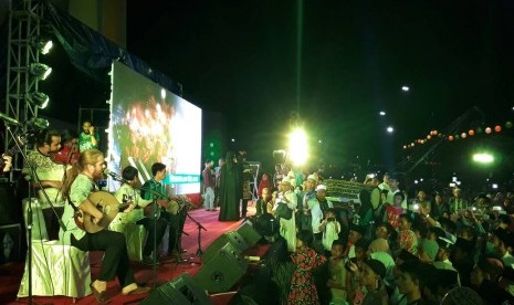 Grup Band Debu menutup rangkaian pembukaan Festival Pesona Khazanah Ramadhan di Islamic Center NTB, Kamis (25/5) malam.