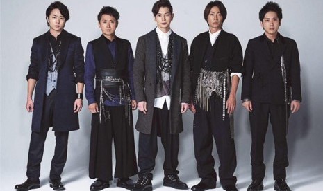 ARASHI menggandeng Bruno Mars untuk merilis single berbahasa inggris (Foto: boyband Jepang ARASHI)