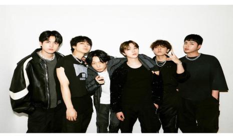 Grup K-pop iKON. IKON akan menggelar konser di Indonesia pada 19 November 2023 di Tennis Indoor Senayan. Pihak promotor telah mengumumkan harga tiketnya.