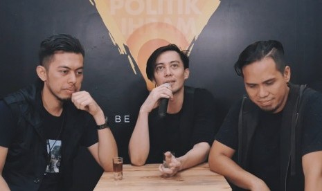 Grup Musik Drive, Dygo (kiri), Rizki (tengah), dan Budi (kanan)