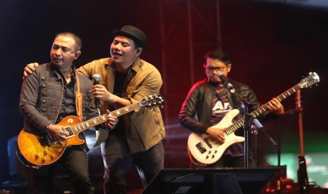 Grup musik Padi Reborn.