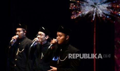 Grup Nasyid tampil saat Lomba Kesenian Nuansa Religi di Teater Kecil Taman Ismail Marzuki, Jakarta, Senin (9/10). 