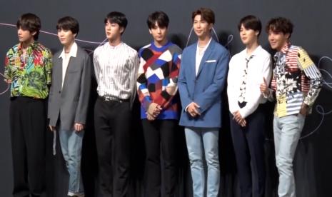 BTS menjadi musisi asal Korea Selatan pertama yang dua albumnya raih platinum di AS (Foto: Grup BTS)