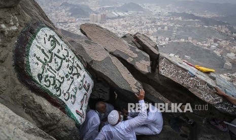 Gua Hira menjadi pilihan jamaah haji dari berbagai dunia di Kota Mekkah menjelang pelaksanaan wukuf di Arafah.