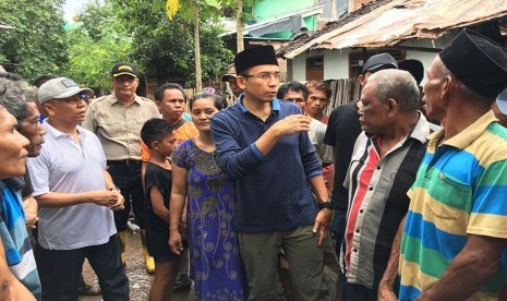 Gubernur NTB TGH M Zainul Majdi meninjau langsung lokasi banjir di Kota Bima, Kamis (22/12).