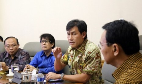 Gubernur Ahok saat rapat bersama Presdir PT Agung Podomoro Land Ariesman Widjaja membahas proyek reklamasi.