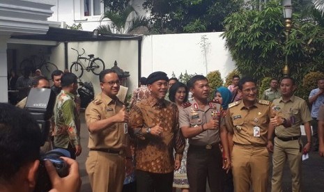 Gubernur Anies Baswedan dan Wagub Sandiaga Uno bertemu Ketua DPRD DKI Prasetyo Edi Marsudi, Senin (6/11)