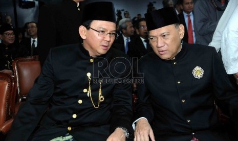  Gubernur Bank Indonesia (BI) Agus Martowardojo (kananh) serta Gubernur DKI Jakarta Basuki Tjahaja Purnama alias Ahok (kiri) saat menghadiri peresmian kantor perwakilan BI Provinsi DKI Jakarta di Jalan Juanda, Jakarta Pusat, Senin (22/6).