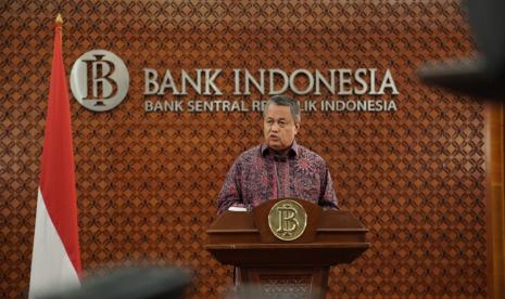 Gubernur Bank Indonesia, Perry Warjiyo menyampaikan perkembangan stabilitas ekonomi terkini dalam menghadapi wabah Covid-19. BI menyiapkan empat langkah antisipasi jika ekonomi nasional mengalami penurunan.