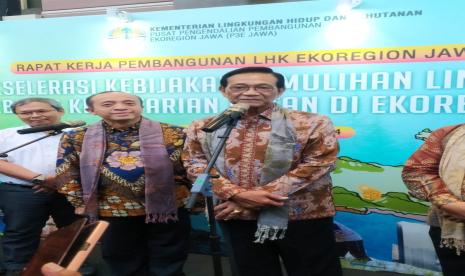  Gubernur DIY Sri Sultan Hamengkubuwono X