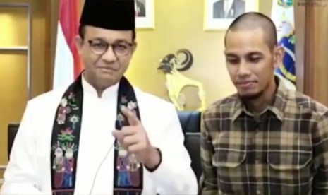 Gubernur DKI Jakarta, Anies Baswedan (kiri) dan Willy Kurniawan (kanan)