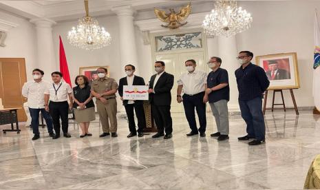 Gubernur DKI Jakarta Anies Baswedan menetapkan Pemenang Utama Sayembara Prasarana Ruang Publik di Kawasan Bundaran Hotel Indonesia, Jakarta.