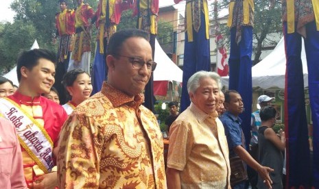 Gubernur DKI Jakarta Anies Baswedan menghadiri Festival Pecinan 2019 sebagai acara perayaan Cap Go Meh di kawasan Glodok, Jakarta Barat, Selasa (19/2).