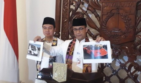 Gubernur DKI Jakarta Anies Baswedan mengumumkan ratusan mobil mewah di ibu kota yang menunggak pajak tahun 2017, Jumat (12/1).