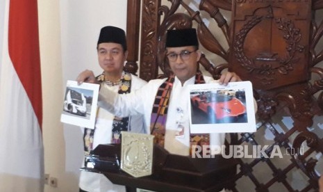 Gubernur DKI Jakarta Anies Baswedan mengumumkan ratusan mobil mewah di ibu kota yang menunggak pajak tahun 2017, Jumat (12/1).