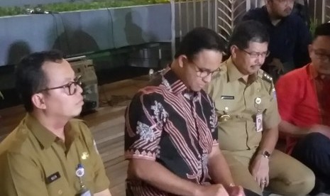 Gubernur DKI Jakarta Anies Baswedan mengunjungi Apartemen The Lavande Residences Jakarta Selatan untuk sosialisasi Peraturan Gubernur DKI Nomor 132/2018 tentang Pembinaan Pengelolaan Rumah Susun, Senin (18/2). 