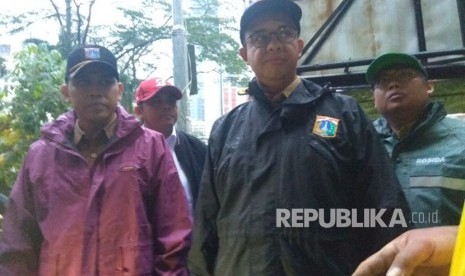  Gubernur DKI Jakarta Anies Baswedan saat meninjau terowongan Dukuh Atas.