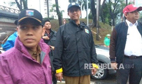  Gubernur DKI Jakarta Anies Baswedan saat meninjau terowongan Dukuh Atas.