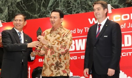 Gubernur DKI Jakarta, Basuki Tjahaja Purnama (Ahok) menyambut kehadiran para peserta BWF World Championship 2015 dalam acara gala dinner di Gedung Balaikota, Sabtu (8/8) lalu