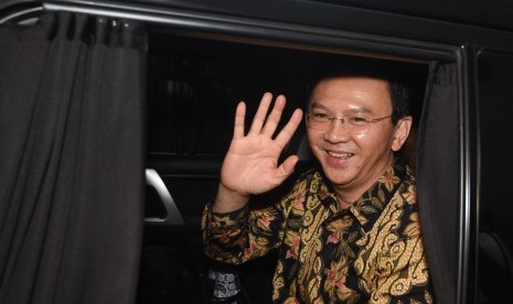 Gubernur DKI Jakarta Basuki Tjahaja Purnama atau Ahok meninggalkan gedung Bareskrim Mabes Polri usai menjalani pemeriksaan di Jakarta, Selasa (21/6).