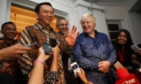 Gubernur DKI Jakarta, Basuki Tjahaja Purnama, bersama Wali Kota London, Boris Johnson, di Balaikota DKI Jakarta.