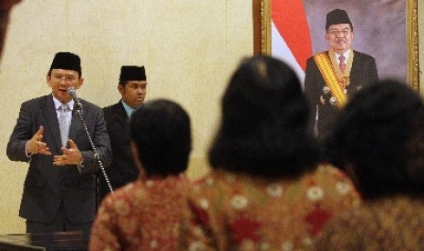 Gubernur DKI Jakarta Basuki Tjahaja Purnama (kiri).