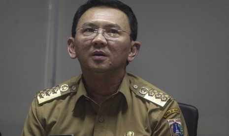 Gubernur DKI Jakarta Basuki Tjahaja Purnama menghadiri rapat koordinasi mengenai reklamasi Pantai Utara Jakarta dengan Kementerian/Lembaga terkait di Gedung Kemenko Maritim, Jakarta, Senin (18/4). 