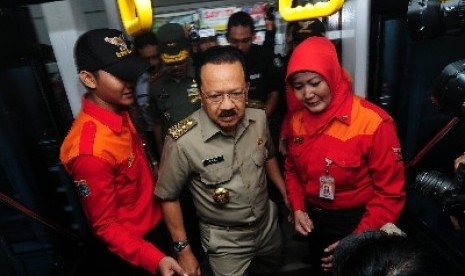 Gubernur DKI Jakarta Fauzi Bowo saat peluncuran layanan bus TransJakarta Koridor XI.