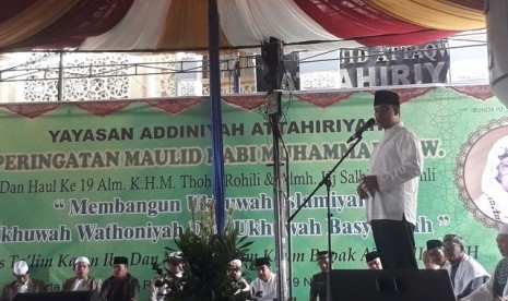 Gubernur DKI Jakarta menghadiri peringatan Maulid Nabi Muhammad SAW di Masjid At-Taqwa, Tebet, Jaksel, Ahad (19/11)