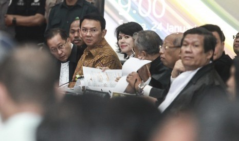 Gubernur DKI Jakarta nonaktif Basuki Tjahaja Purnama alias Ahok menjalani sidang lanjutan kasus dugaan penistaan agama di Auditorium Kementerian Pertanian, Jakarta, Selasa (24/1).