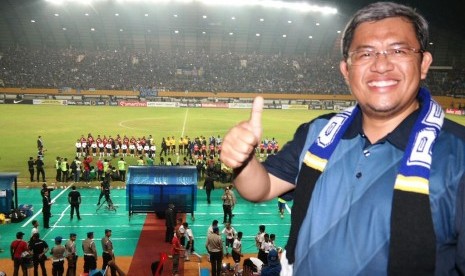 Gubernur Jabar Aher di Stadion Jakabaring.