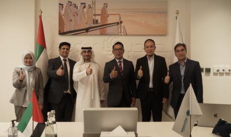 Gubernur Jabar Ridwan Kamil dalam pertemuan dengan Ahmed Al Awadi, Director of Business Development, Clean Energy dan Siddhart Nath, Consultan, Development & Investment Asia Pasific dari Masdar Mubadala, Uni Emirat Arab (UEA) menawarkan Aerocity Kertajat